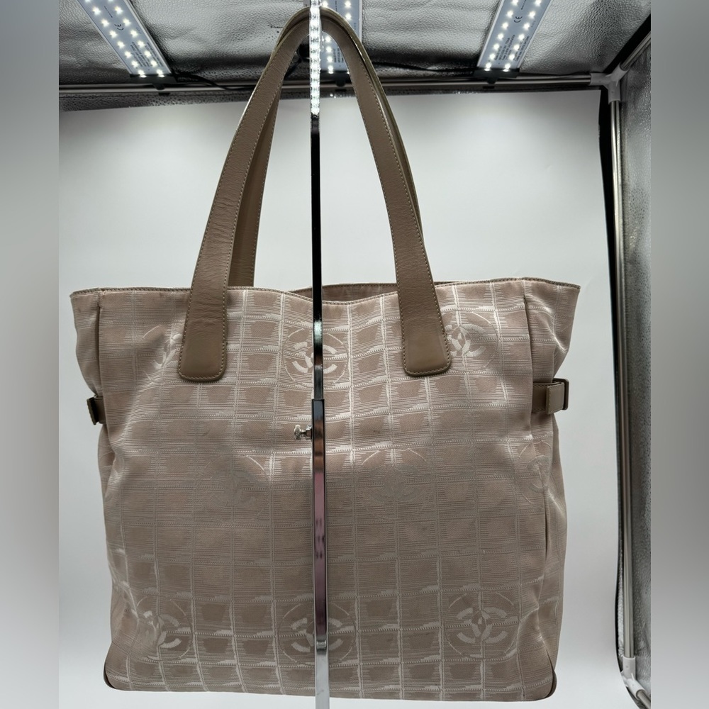Chanel-Authentic- Travel Line Tote Bag Pink Blush - Picture 5 of 16